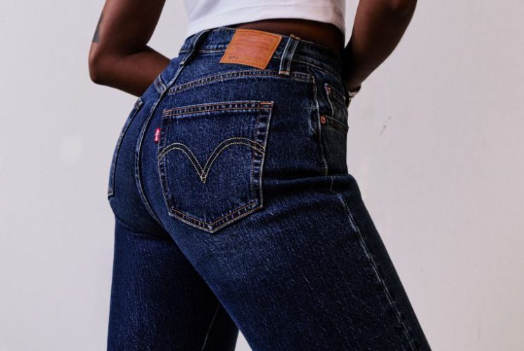 Fashion tip: Křivkám lichotící 501 Curve