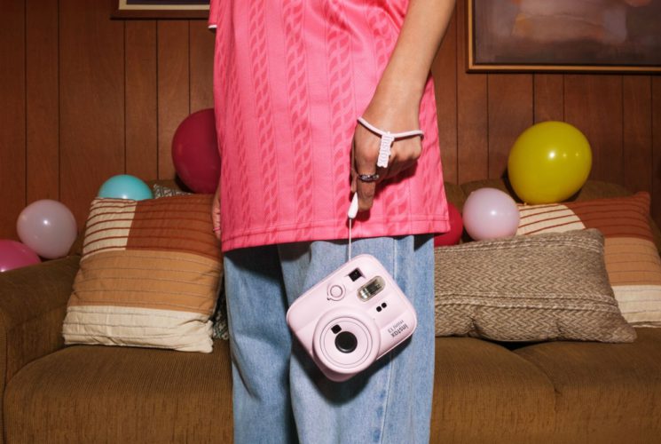 Zábava a kreativita ve vaší dlani: Instantní fotoaparát instax mini 13