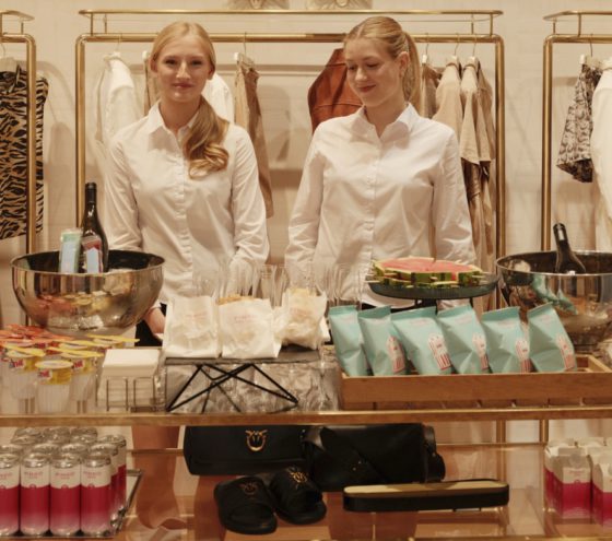 Letní atmosféra ovládla butik Pinko Prague